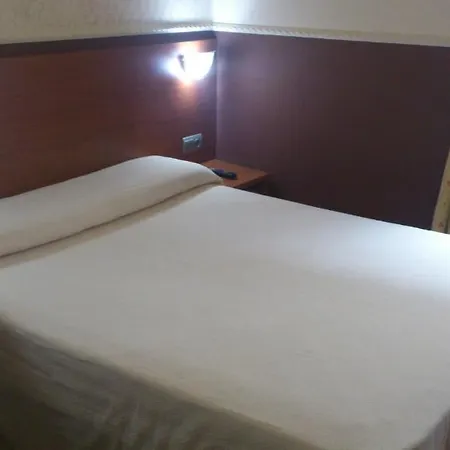 Aguila Hotel *